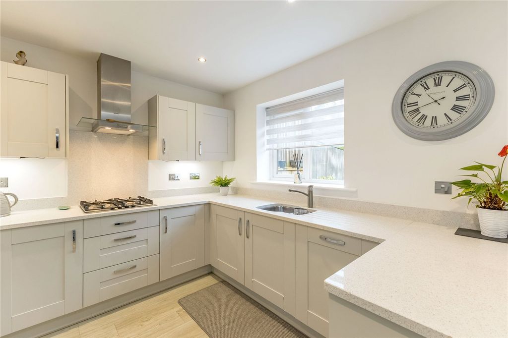 Property photo 3 of 26 Dining Kitchen