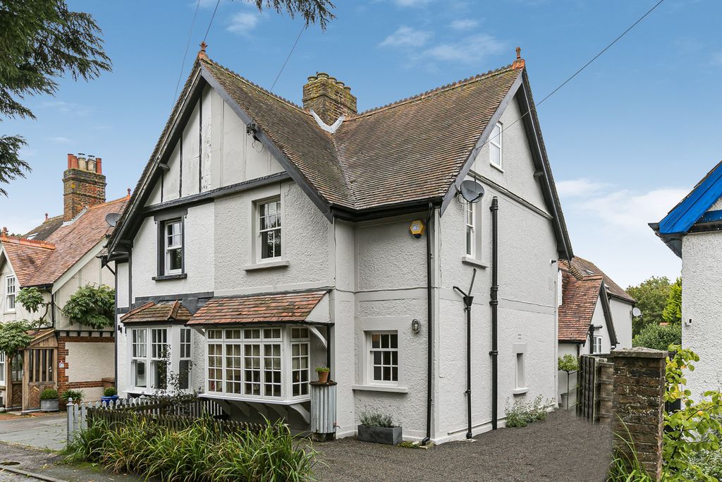 Property photo 1 of 35