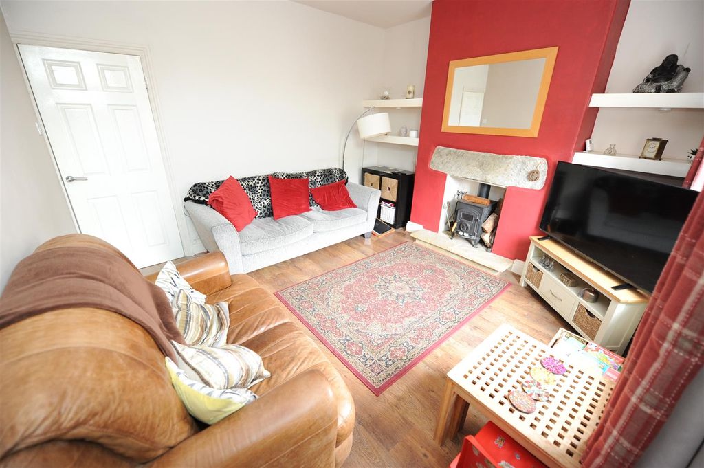 Property photo 2 of 17