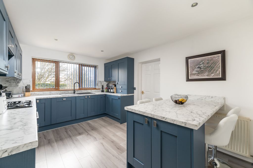 Property photo 3 of 35 Dining Kitchen