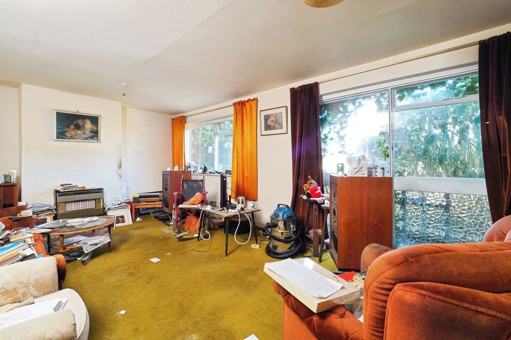 Property photo 3 of 16 Pbox-Img.Jpg