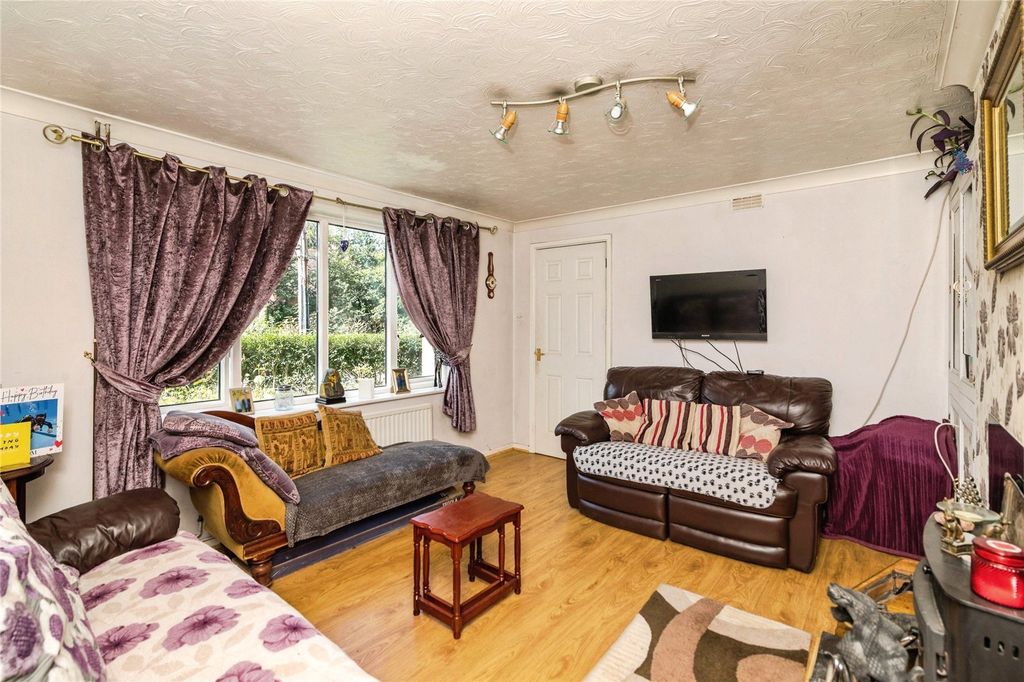 Property photo 3 of 17 Sitting Room