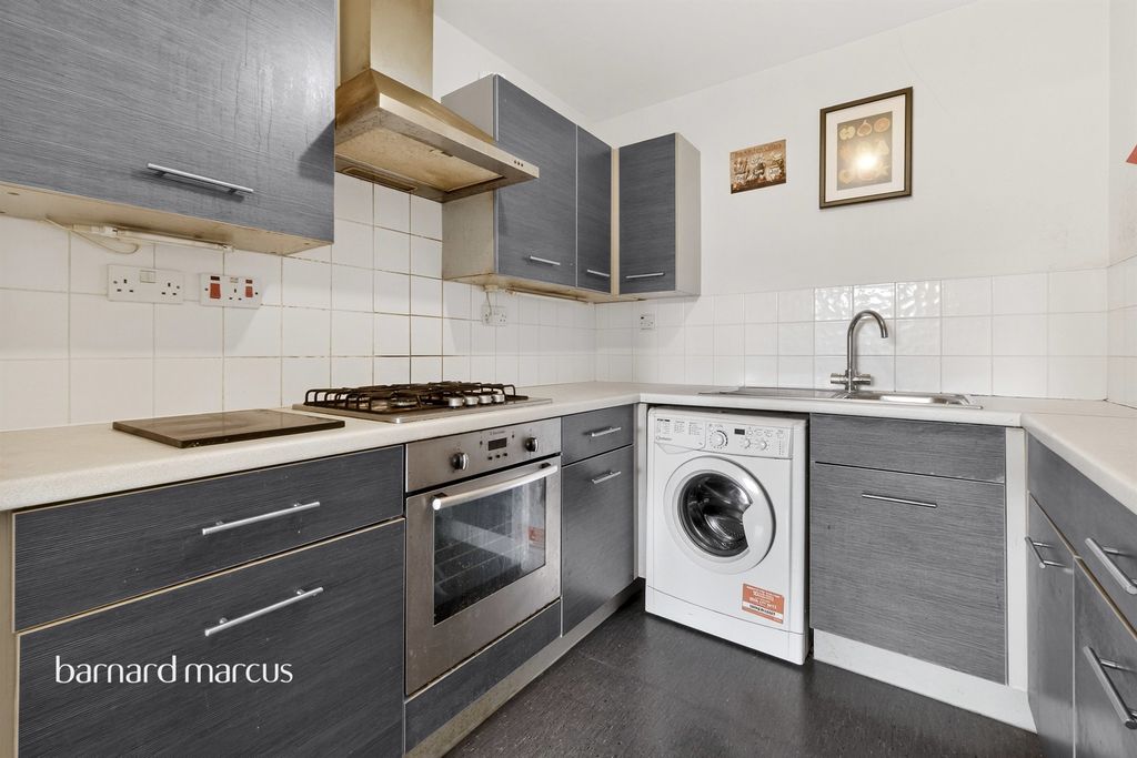 Property photo 3 of 19