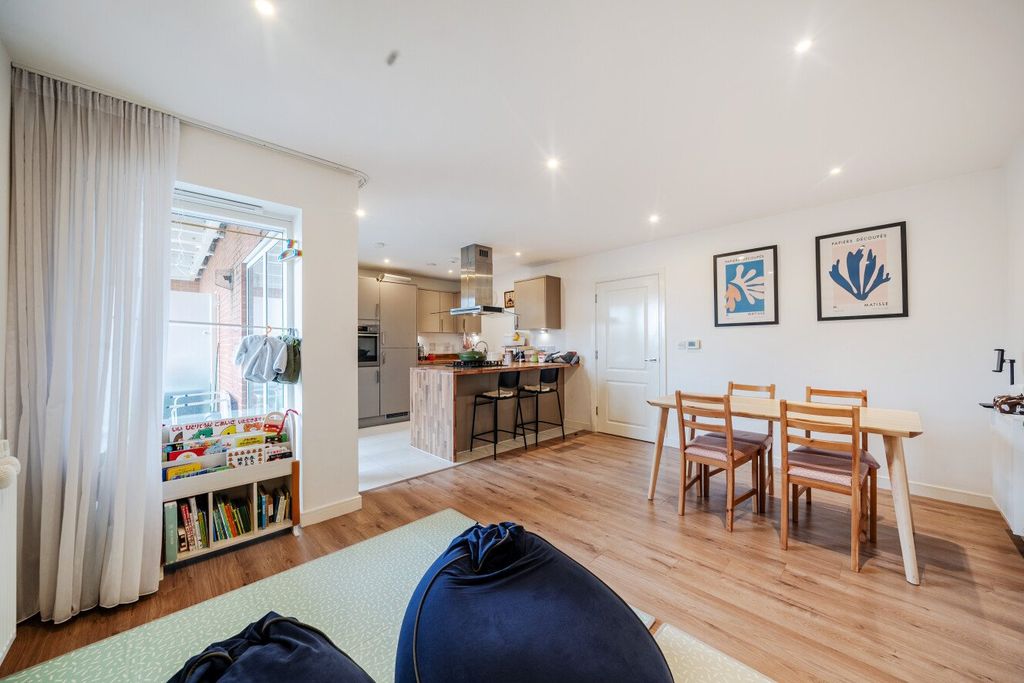 Property photo 2 of 10 Picture No. 15