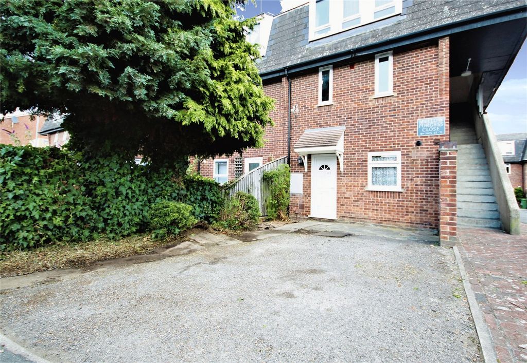 Property photo 1 of 10 External
