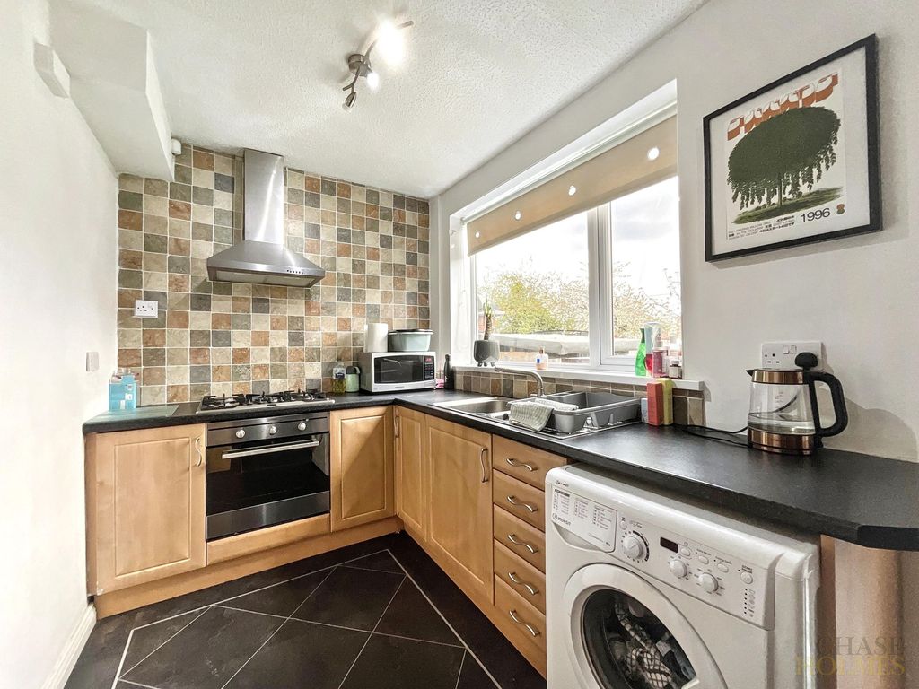 Property photo 2 of 16