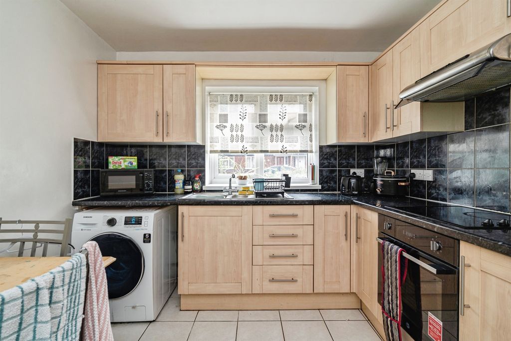 Property photo 3 of 17