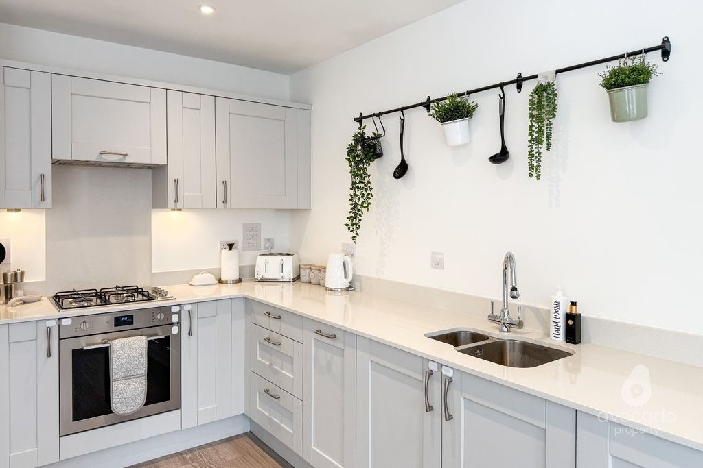 Property photo 2 of 17 1809194