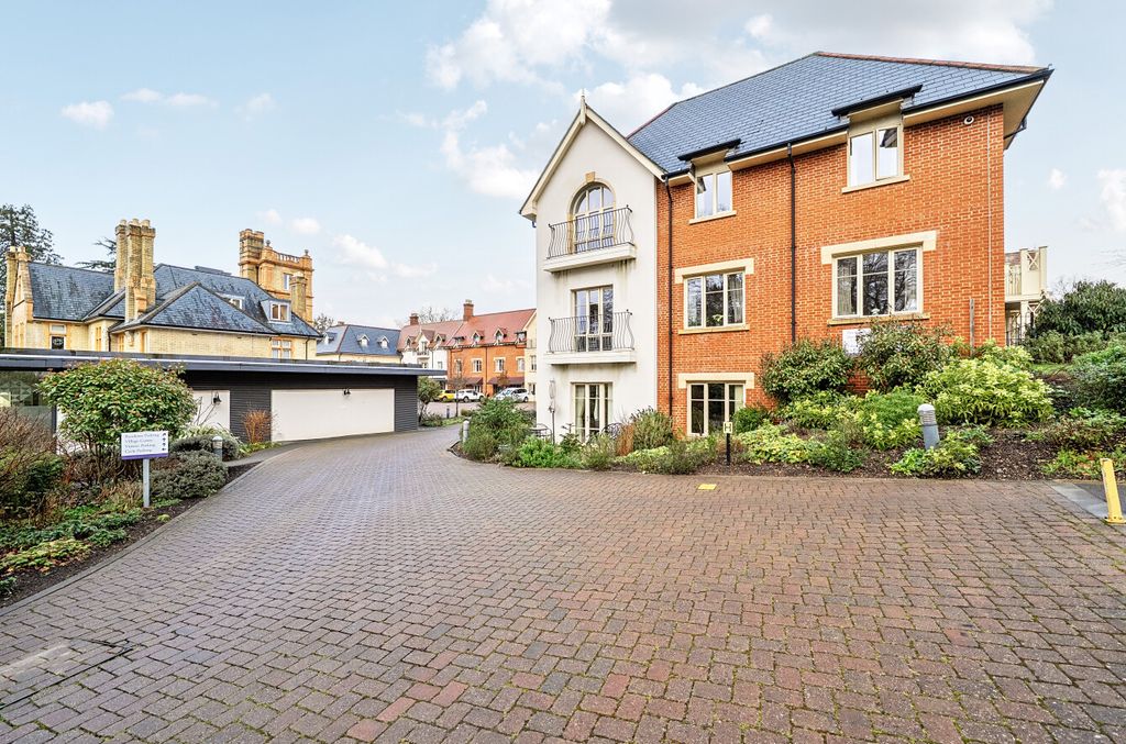 Property photo 1 of 14 1408917-2-698B0B7...