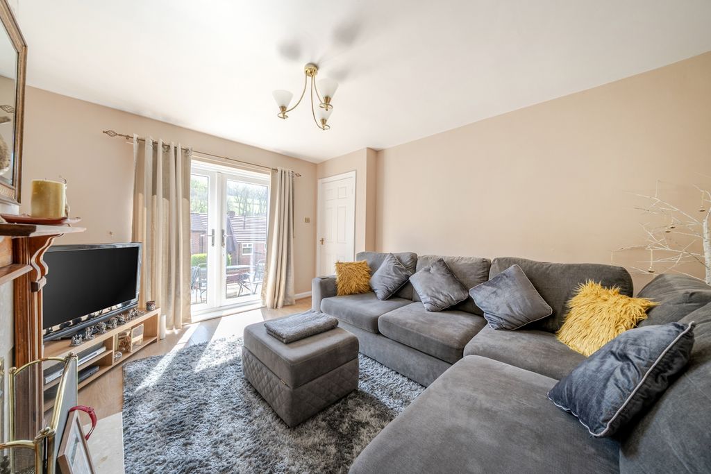 Property photo 2 of 17 1449729-15-69E766B9De677