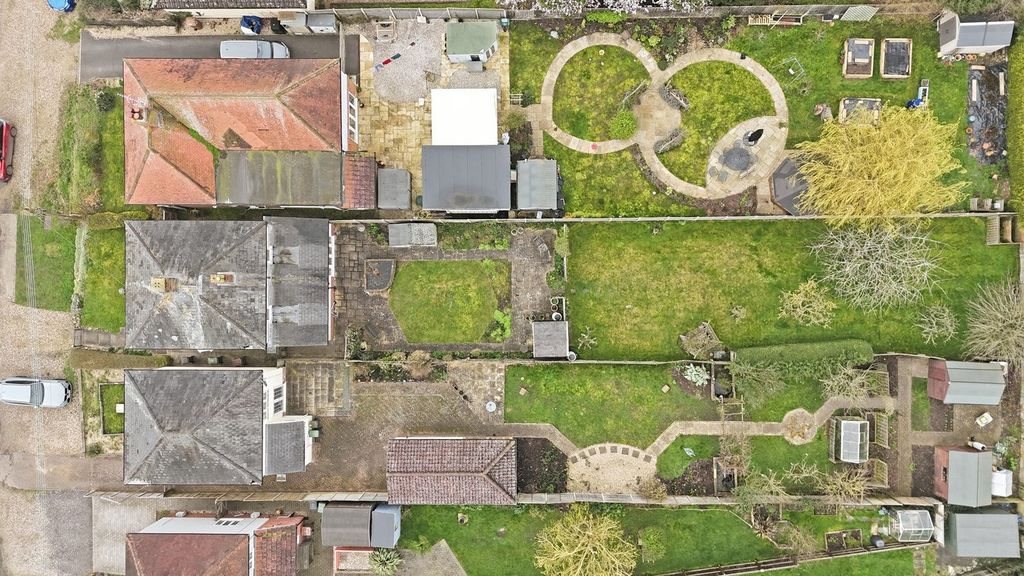 Property photo 2 of 47