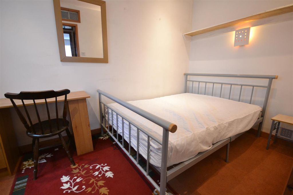 Property photo 2 of 10 Bedroom One