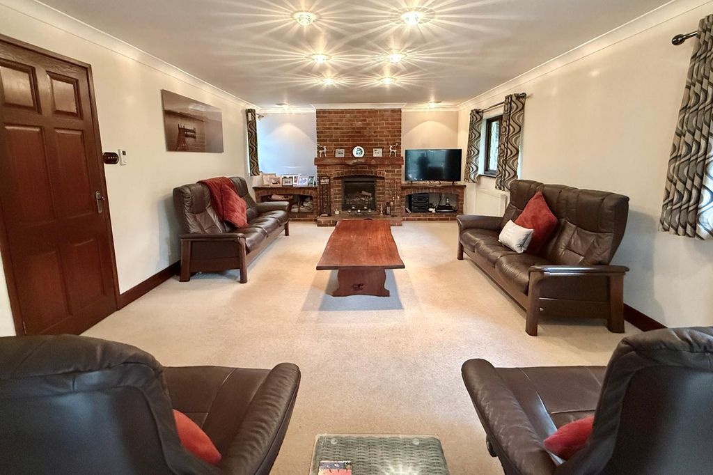 Property photo 3 of 30 Gallery