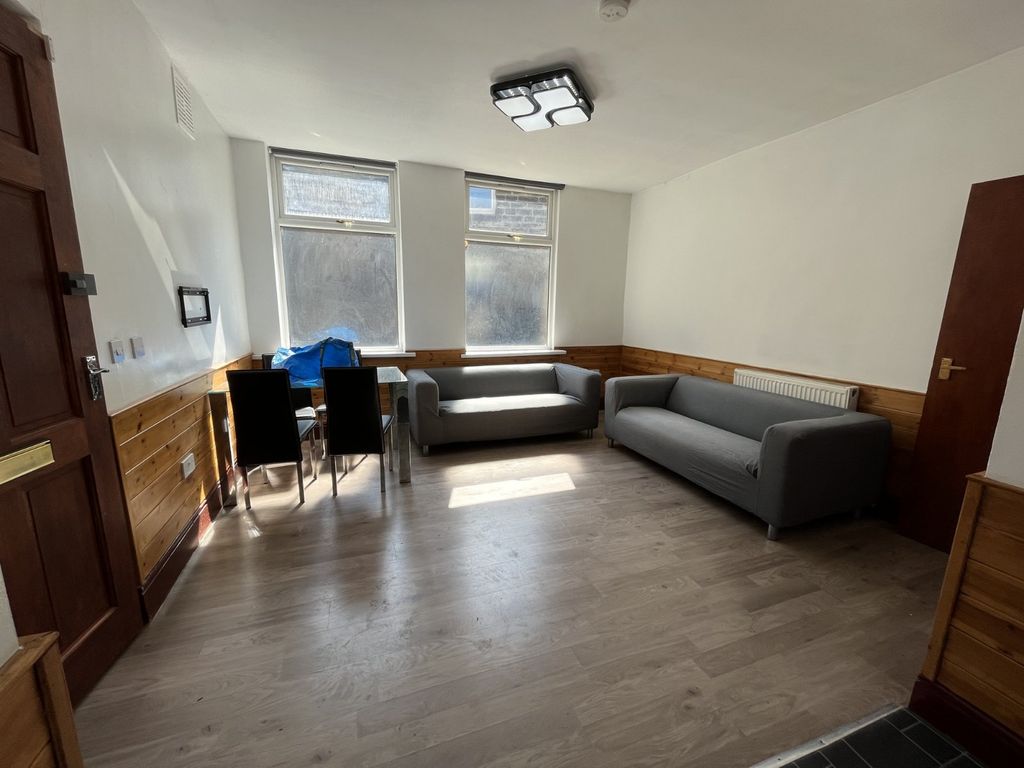 Property photo 2 of 14 Picture No. 06