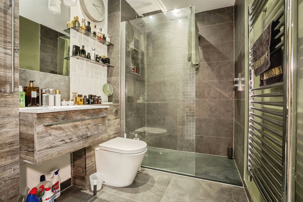 Additional image 12 of 2 bed flat for saleNicker Hill, Keyworth, Nottingham NG12