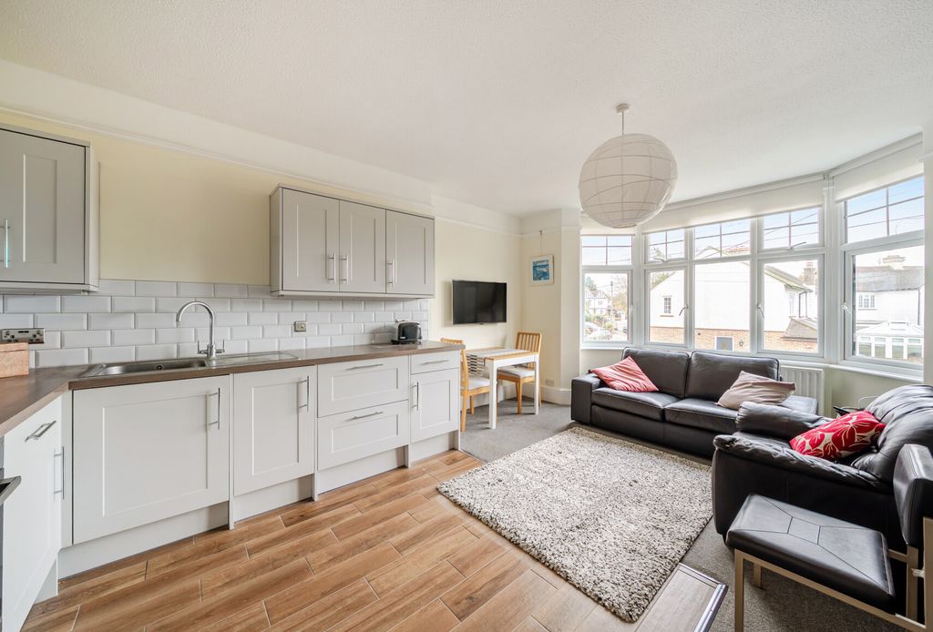 Property photo 3 of 9 1384137-7-69248F6...