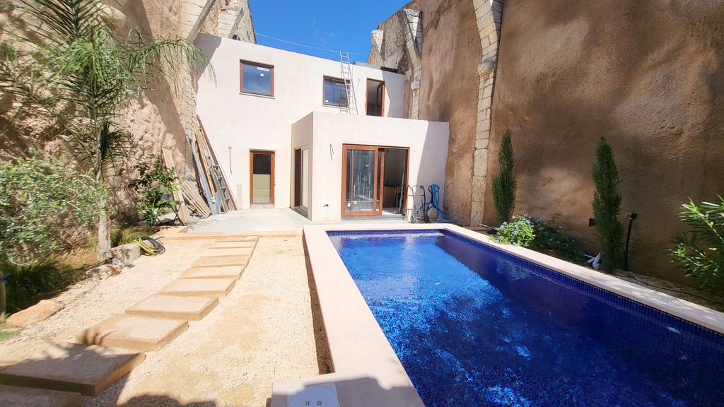 Property photo 2 of 11 02.Jpg