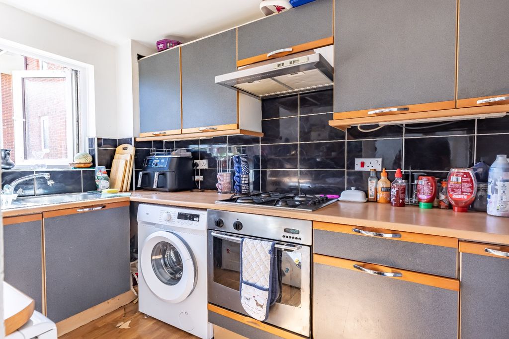 Property photo 2 of 6 4380991