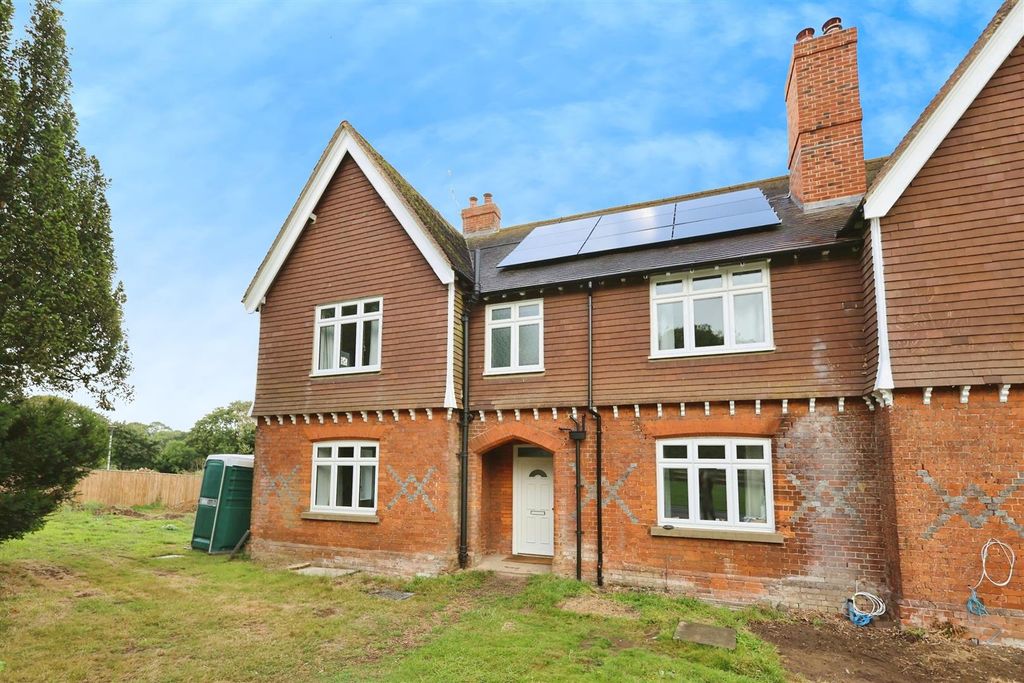 Property photo 1 of 20 Front