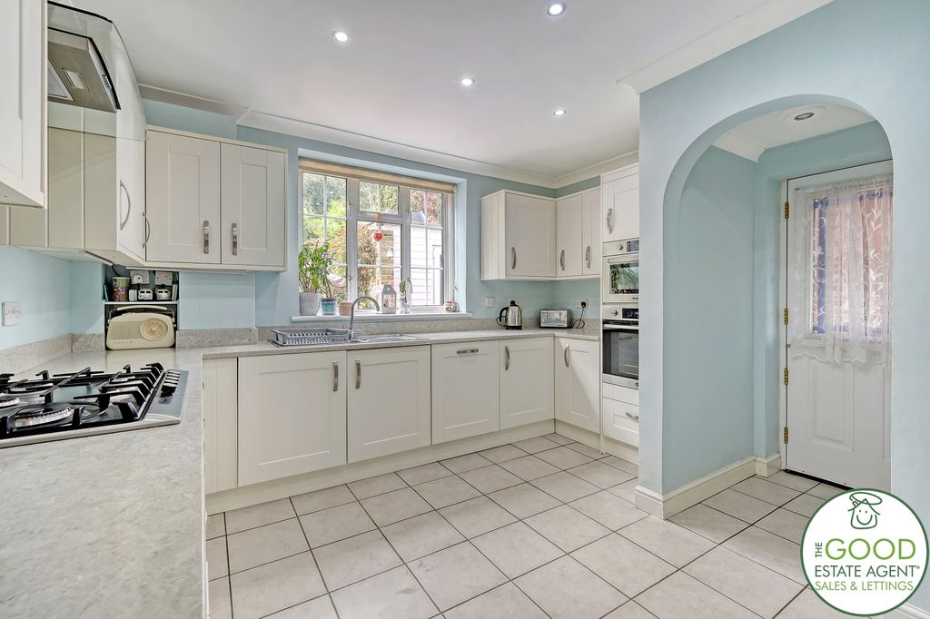 Property photo 3 of 18