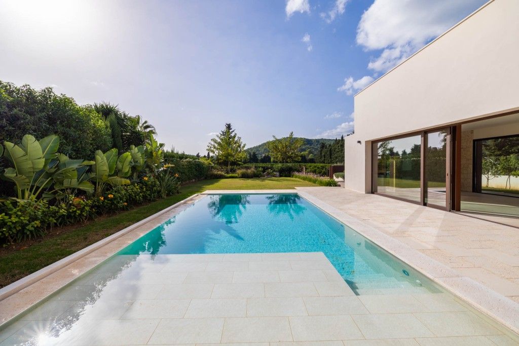 Property photo 3 of 20 Exterior And Pool (3)