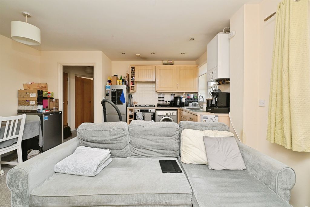 Property photo 3 of 11