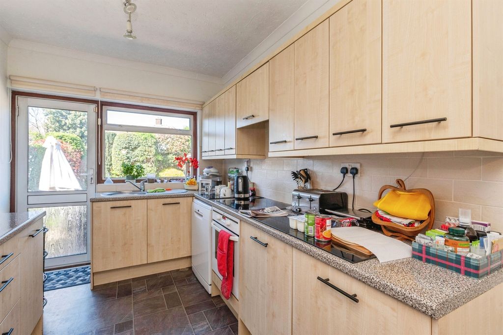 Property photo 3 of 11