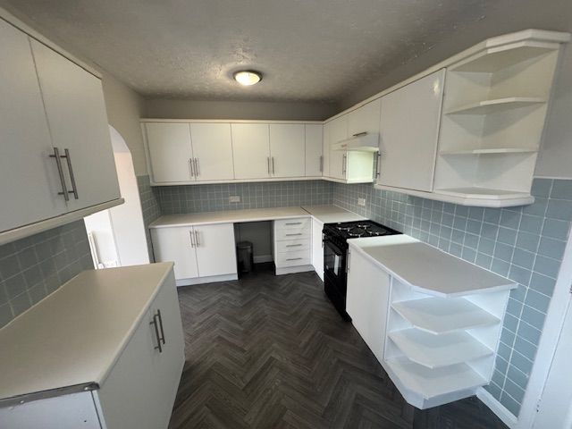 Property photo 2 of 13 Front Description 2