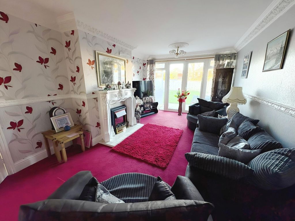 Property photo 2 of 12 Sitting Room