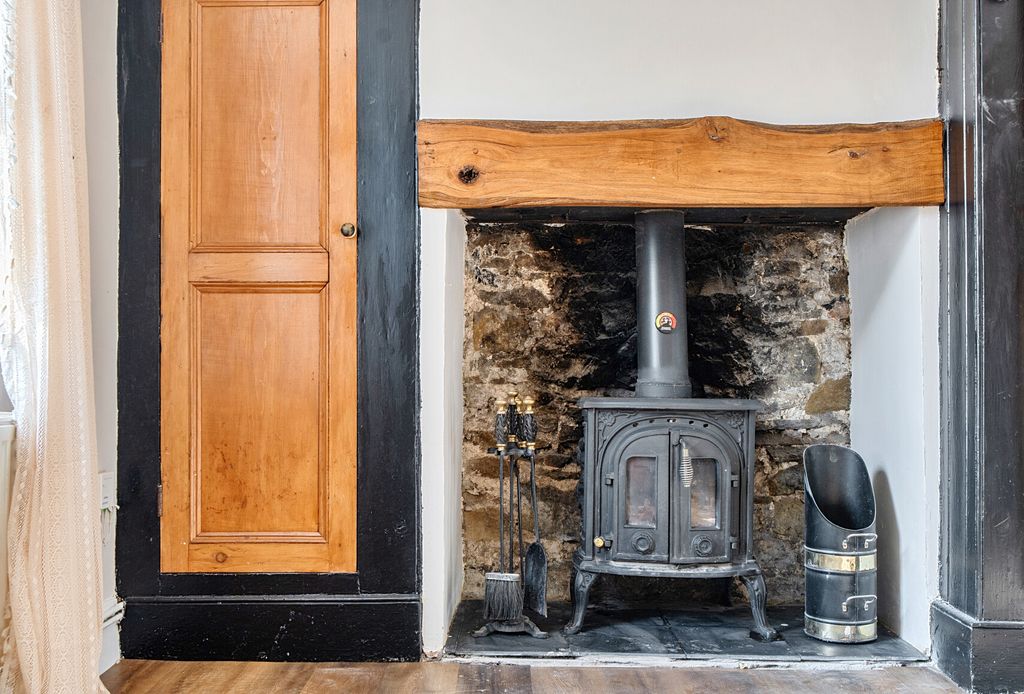 Property photo 2 of 15 1510072-14-6A969B...