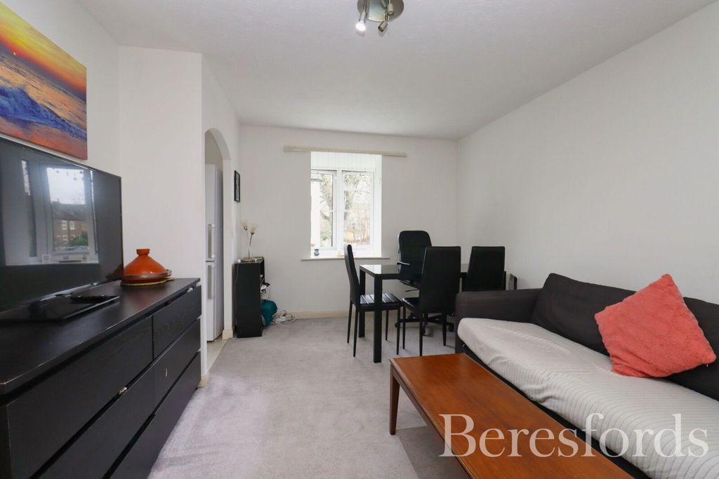 Property photo 2 of 8 Picture 2