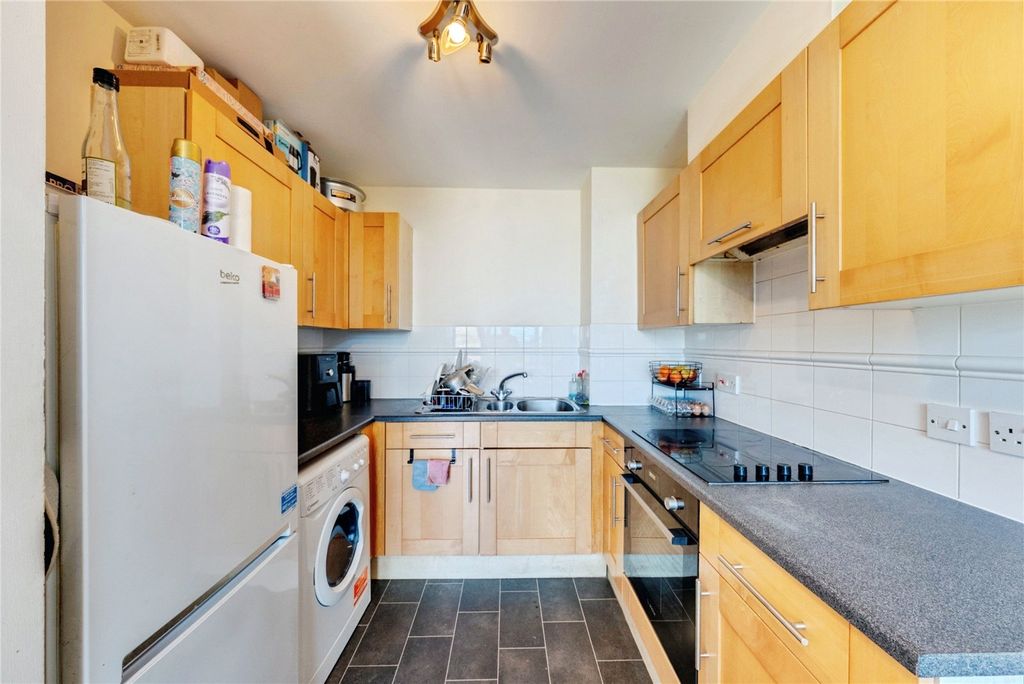 Property photo 2 of 18 Picture No. 31