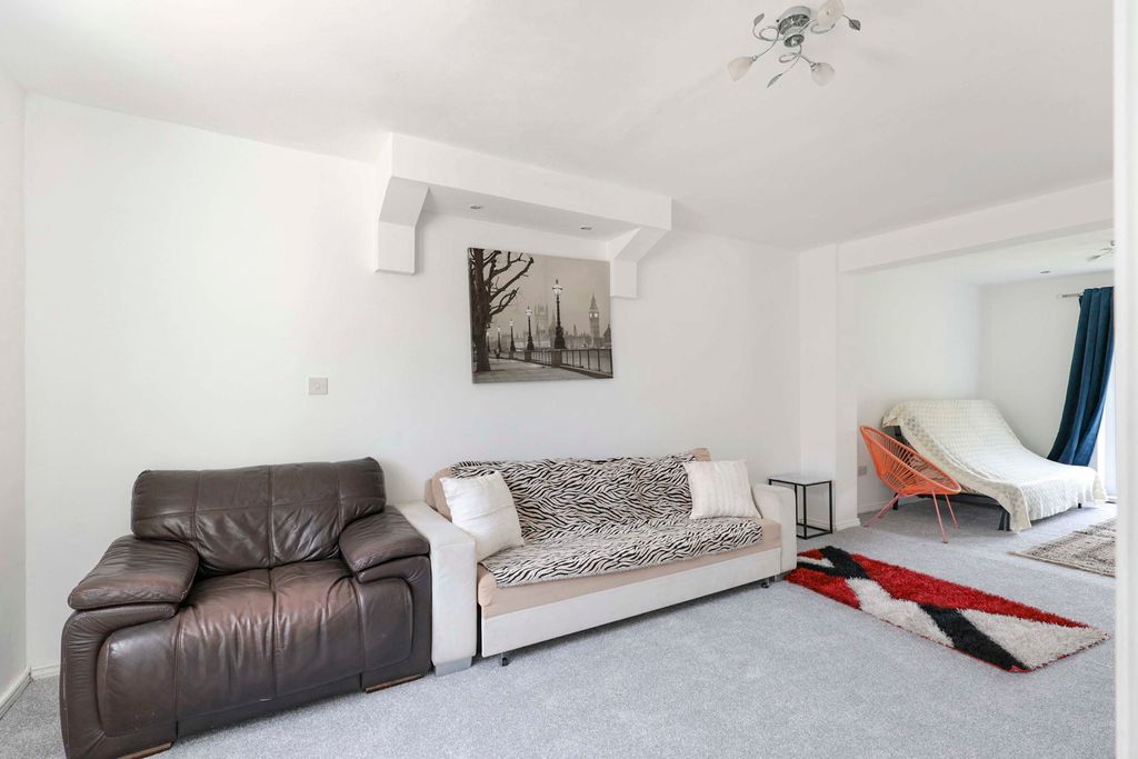 Property photo 2 of 14 Pbox-Img.Jpg