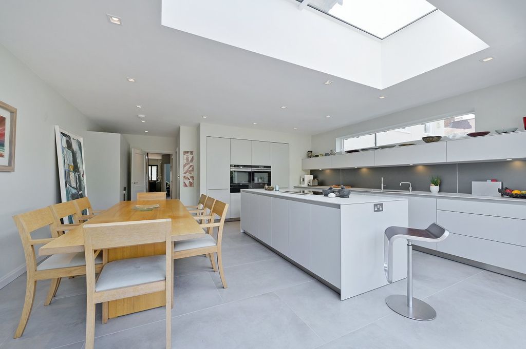 Property photo 3 of 14 Kitchen/Dining Room