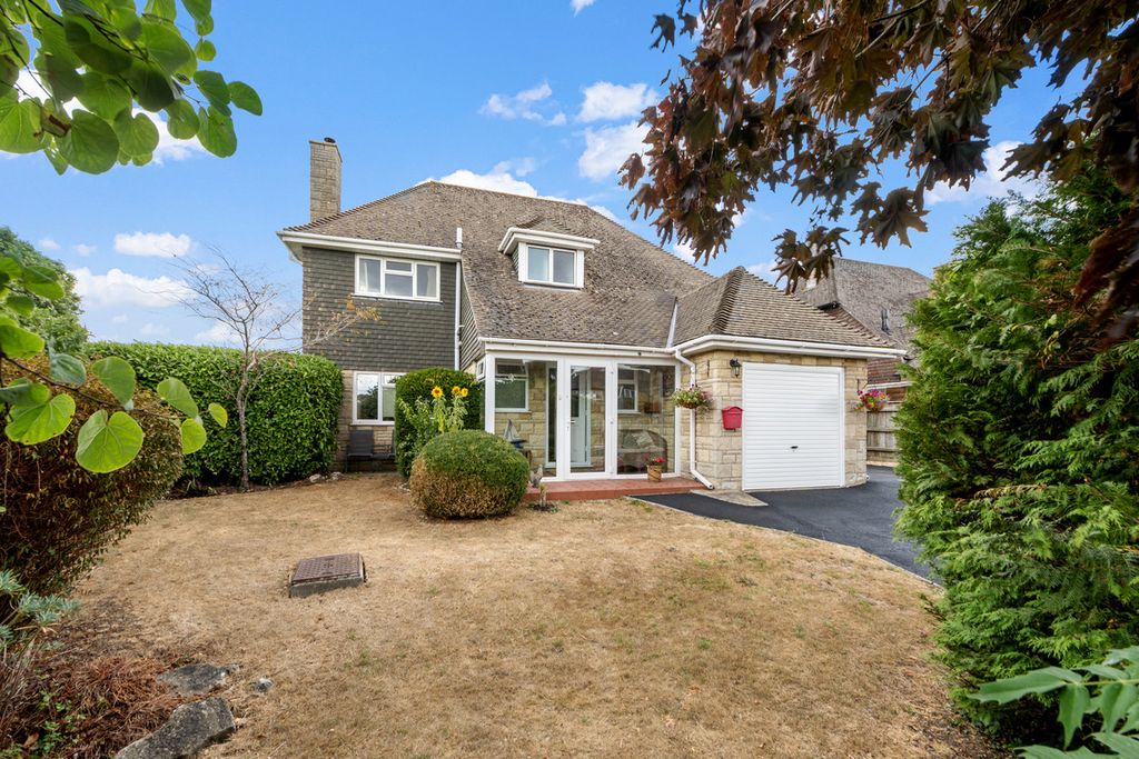 Property photo 1 of 22