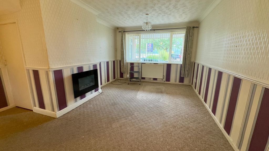 Property photo 3 of 10 Photo 8
