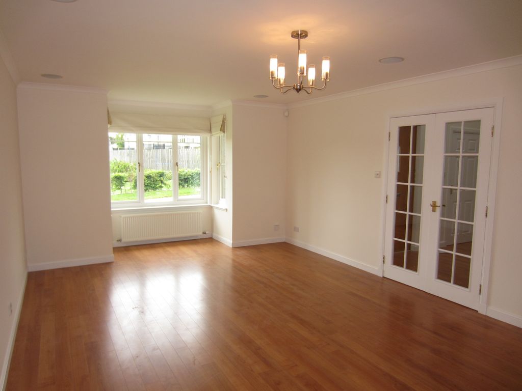 Property photo 2 of 19 010