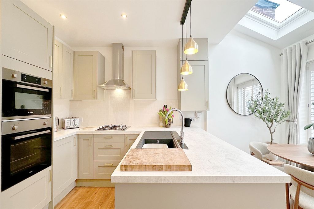 Property photo 3 of 25 Kitchen Dining