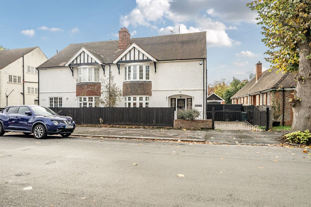 Property photo 1 of 12 (Main)