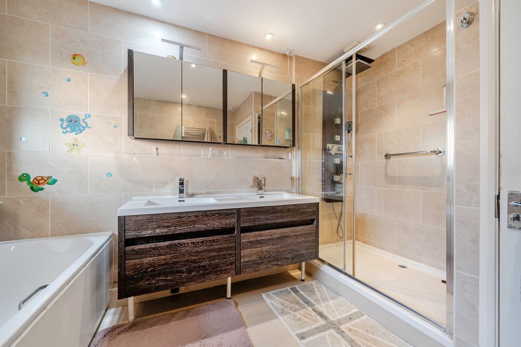 Additional image 19 of 4 bed detached house for saleThe Coppice, Enfield EN2