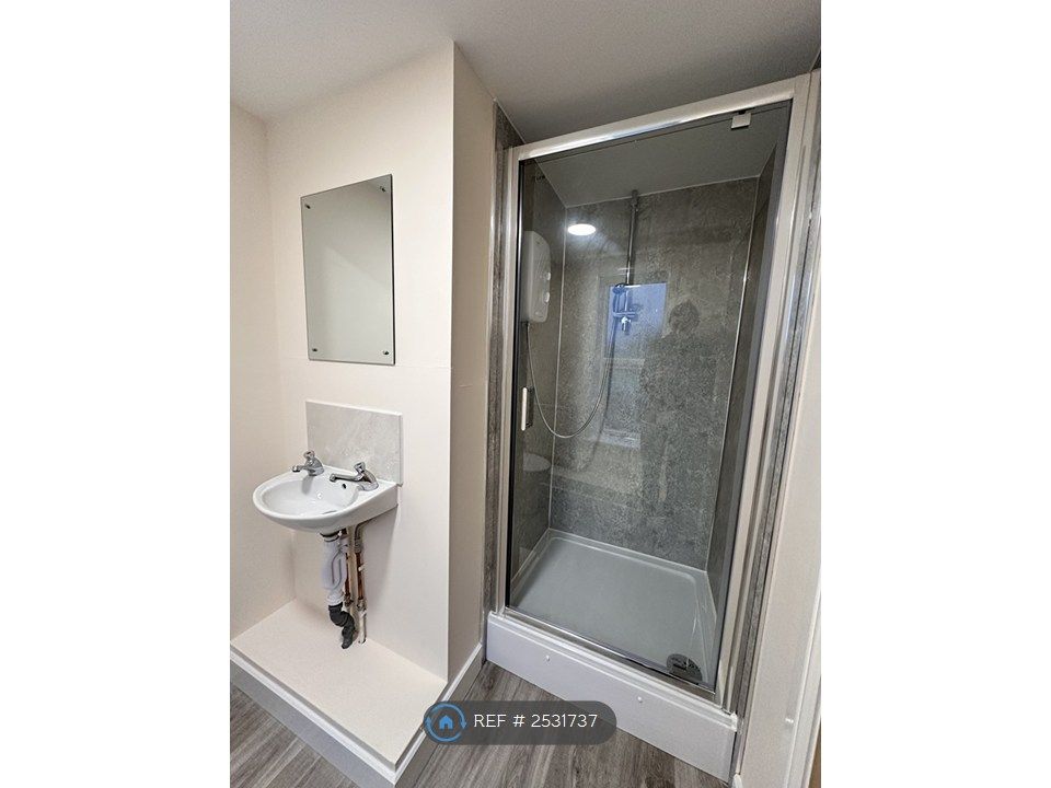 Property photo 2 of 5 Room 11 Bathroom