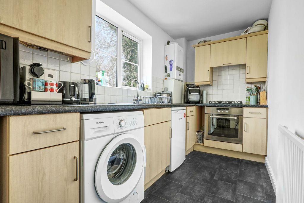 Property photo 3 of 6