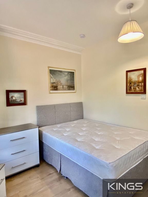 Property photo 2 of 5 Flat A, 721 Portswood Rd (1)Logo