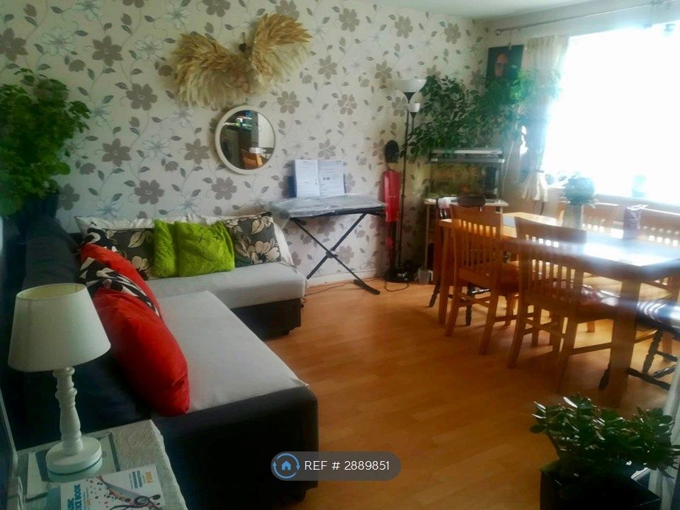 Property photo 3 of 4