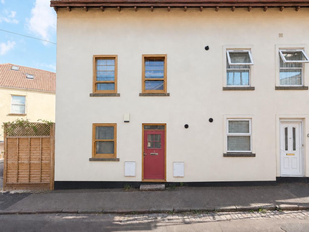 Property photo 2 of 21 Front Flat 2 19 Gloucester.Png