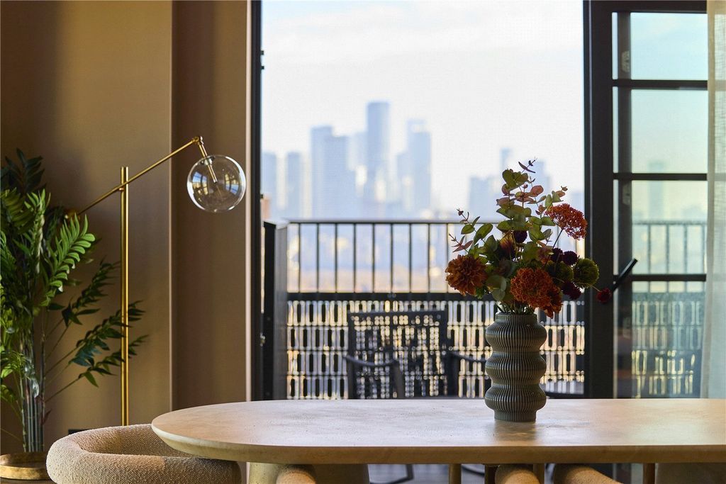 Property photo 2 of 13 Views