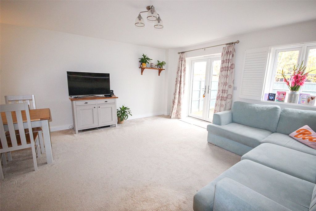 Property photo 2 of 22 Picture No. 15