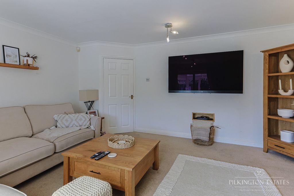 Property photo 3 of 31 5008475