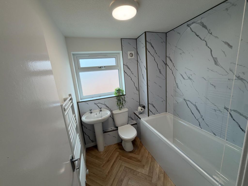 Property photo 3 of 14 Photo-2025-11-06-09-55-18 (3)