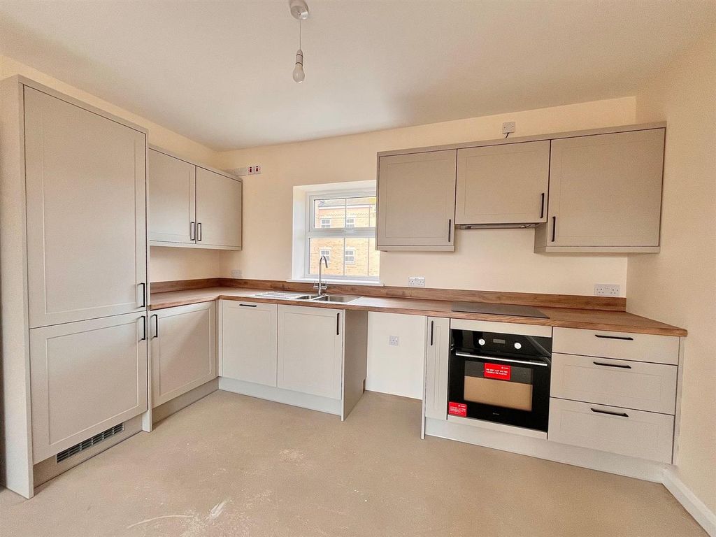 Property photo 2 of 15 Open Plan Kitchen/Dining/Living Room